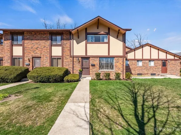 17W684 14th St, Villa Park, IL 60181