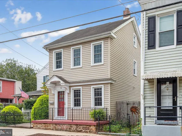 54 Chestnut St, Pottstown, PA 19464