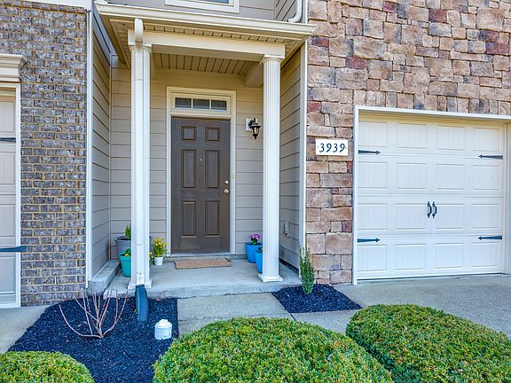 2nd image of 3939 Cannonsgate Ln