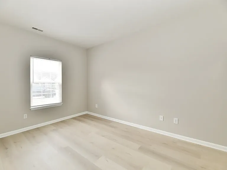 10416 Platinum Dr — Photo 4