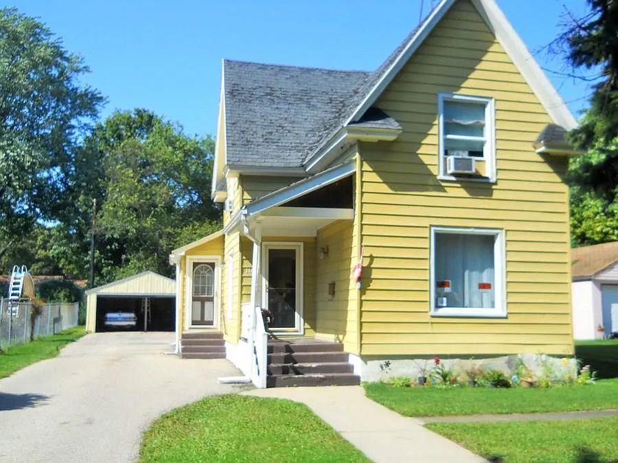 1141 Racine St photo 1