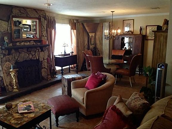 5th image of 3314 Douglas Ave #206