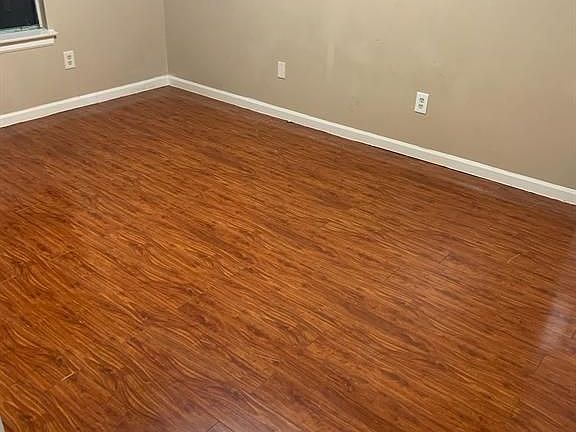 4th image of 4227 Oak Gardens Dr