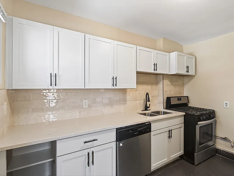 3129 Garfield Ave #2 — Photo 4
