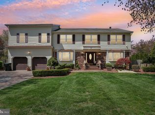 62 Rockwell Cir, Marlboro, NJ 07746