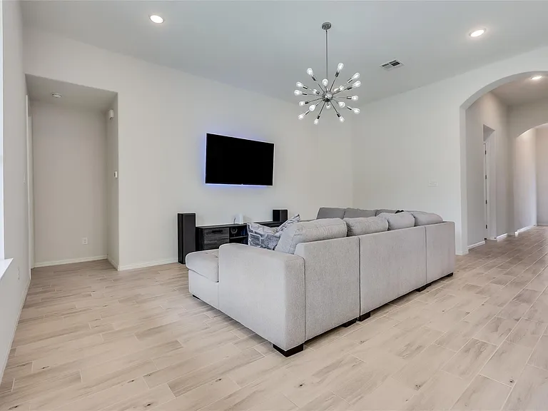 7705 Pace Ravine Dr — Photo 5