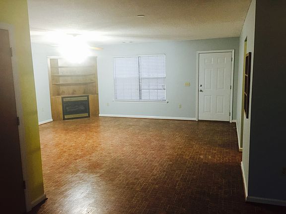 3rd image of 1500 Old Savannah Road