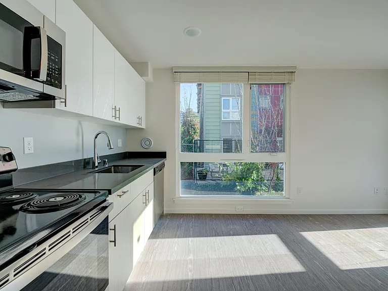 Viola Apartments — Photo 59