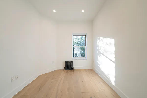 Bedroom, photo 6