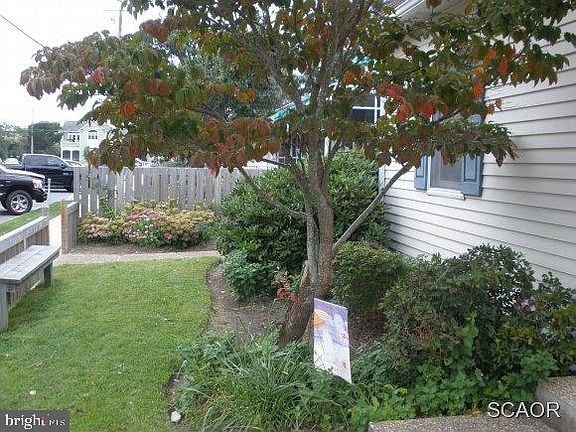 2nd image of 404 King Charles Ave #4