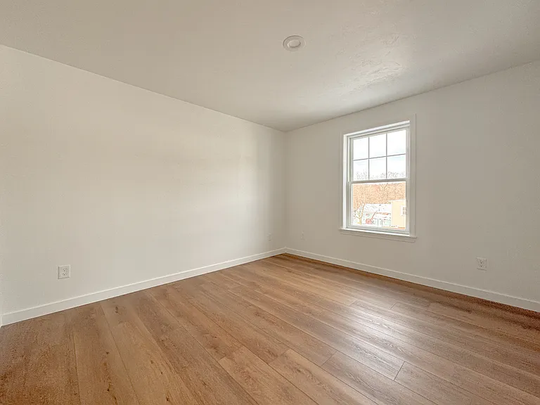 505 Main St #5 — Photo 12