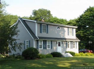 402 Hazelnut Hill Rd, Groton, CT 06340