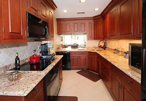 5th image of 114 Beecher Avenue Ext