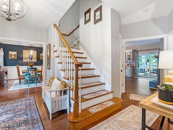 5th image of 107 Dogwood Drive