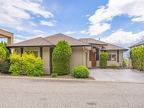 3rd image of 628 Spruceview Pl S