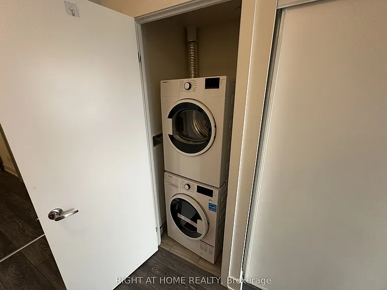 188 Fairview Mall Dr #605 — Photo 12