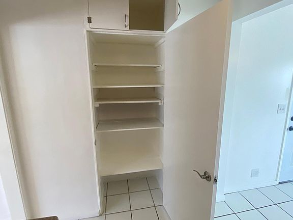 3rd image of 978 W 5th St