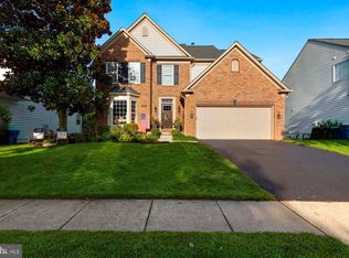 25577 Upper Clubhouse Dr, Chantilly, VA 20152