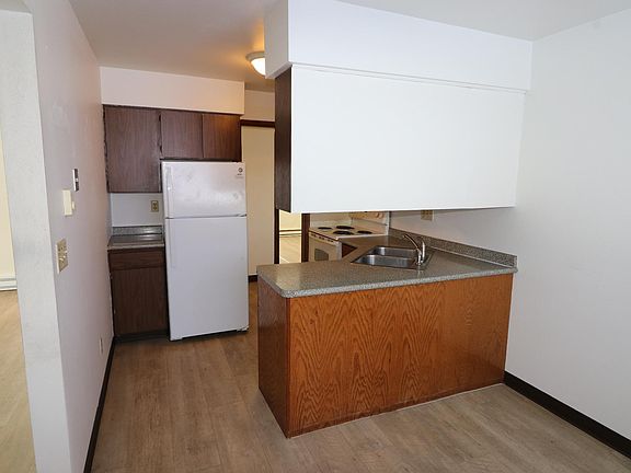 2nd image of 1057 W Cecil St #1