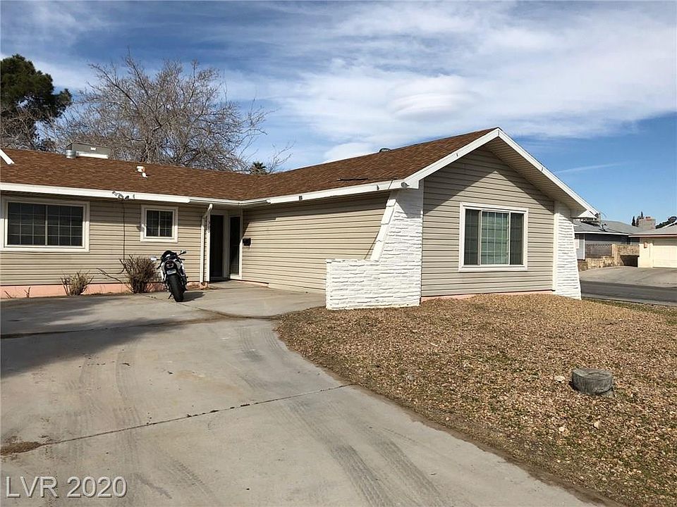 1st image of 300 Pinecliff Dr