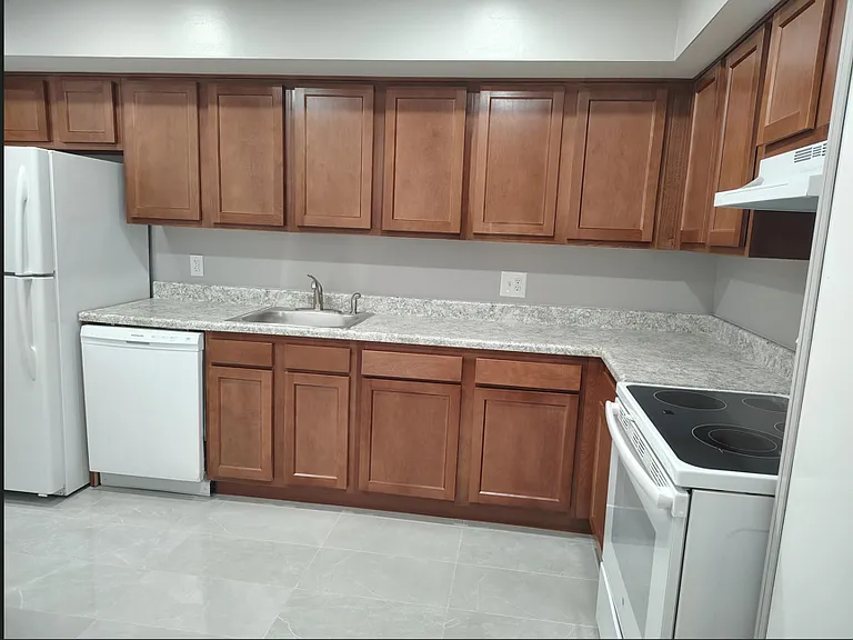Residences at Pomona Park — Photo 110