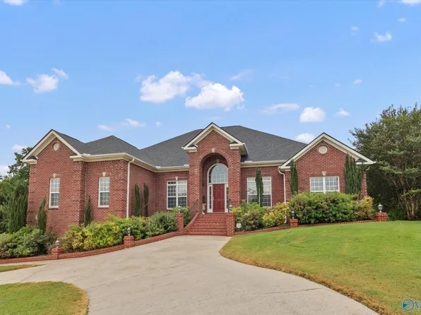 104 Early Morning Cir, Huntsville, AL 35811