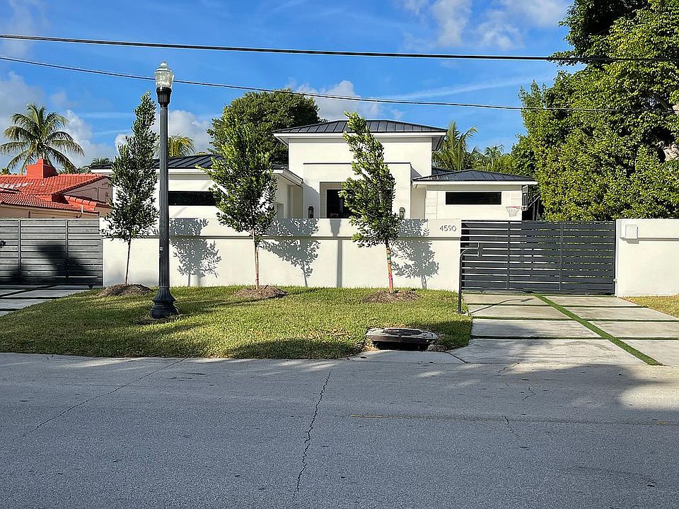 2nd image of 4590 Prairie Ave