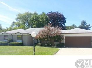 28029 Tavistock Trl, Southfield, MI 48034