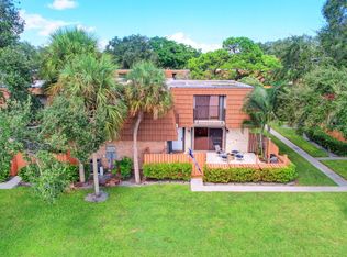 219 Charter Way, West Palm Beach, FL 33407