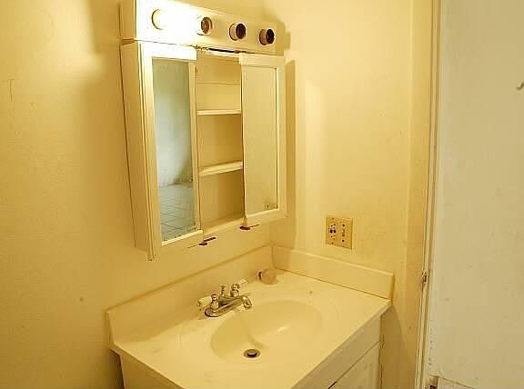 3rd image of 6074 Wauconda Way E