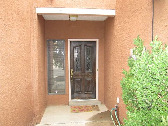 2nd image of 9535 Sierra Vista Ct NE