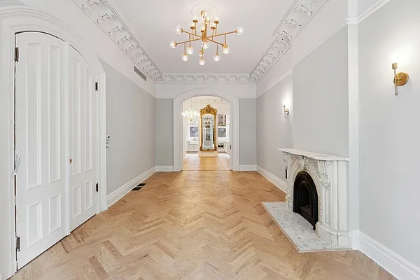 Rented by Compass | media 29