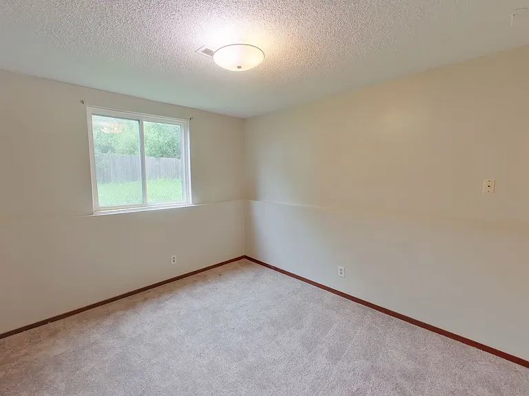 1730 S Beech Ct — Photo 11