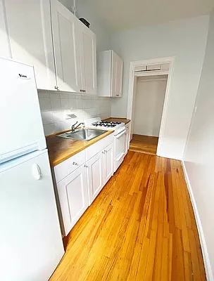 Rented by Waverly Realty Associates | media 17