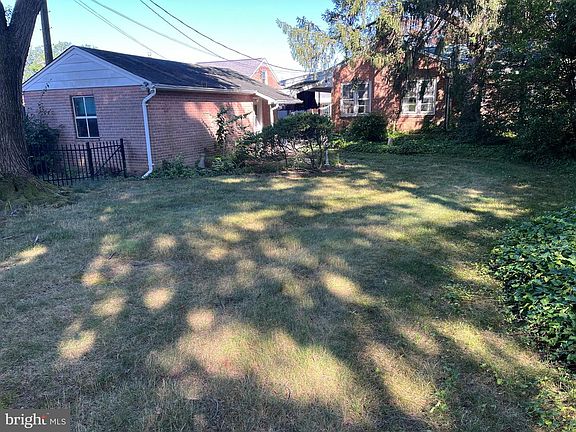 5th image of 604 Grant Pl