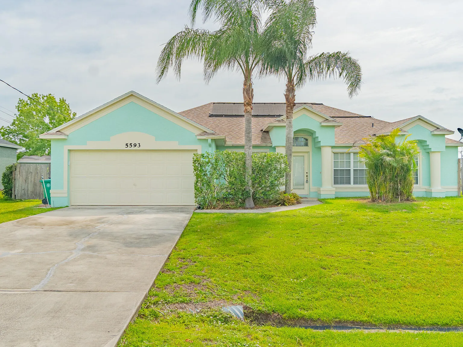3 bed, 2.0 bath, 2006 sqft, $3,400 — Photo 3