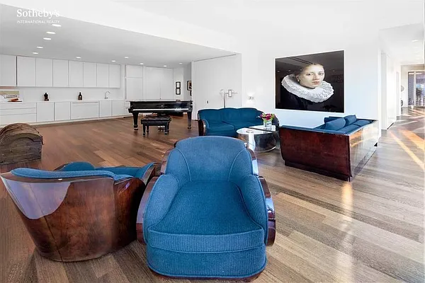 Sold by Sotheby's International Realty | media 4
