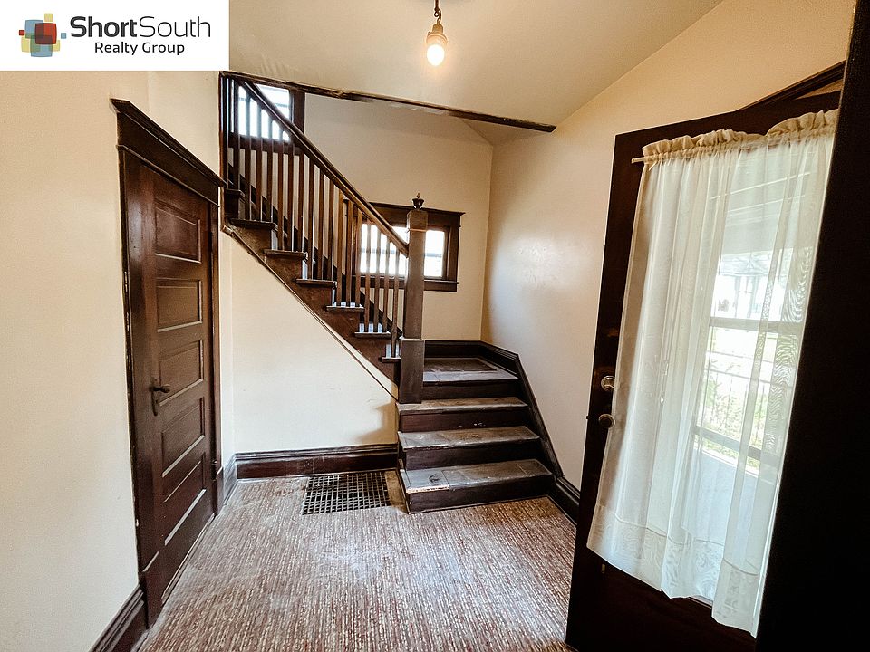 Historical Upgraded Duplex Home in Muskegon 150 Catherine Ave