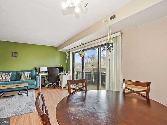 5th image of 6133 Leesburg Pike APT 408