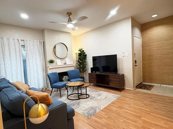 7900 N Stadium Dr APT 27, Houston, TX 77030