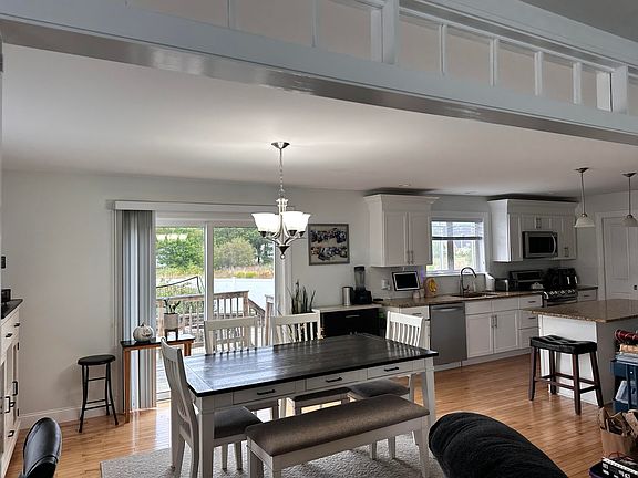 3rd image of 39 Blue Spruce Farm Road