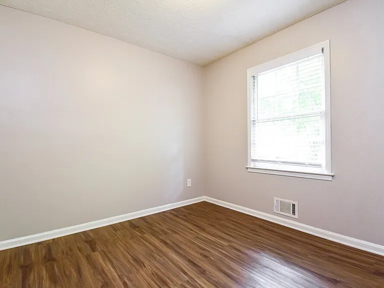 900 Orris Ln SW — Photo 14