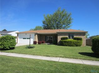 3341 Cromwell Dr, Oregon, OH 43616