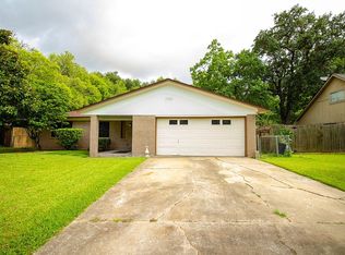 1022 Maple St, Clute, TX 77531
