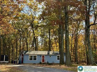 2039 W Bangor Rd, Bangor, PA 18013