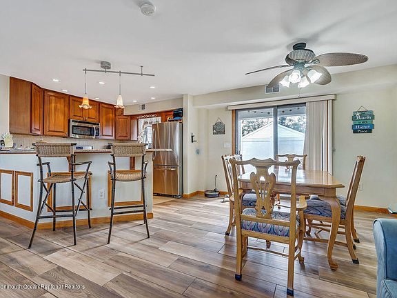 4th image of 2201 SE Central Avenue #102