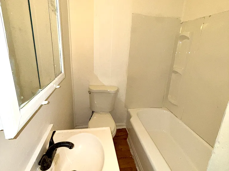 1871 Merritt Dr — Photo 8