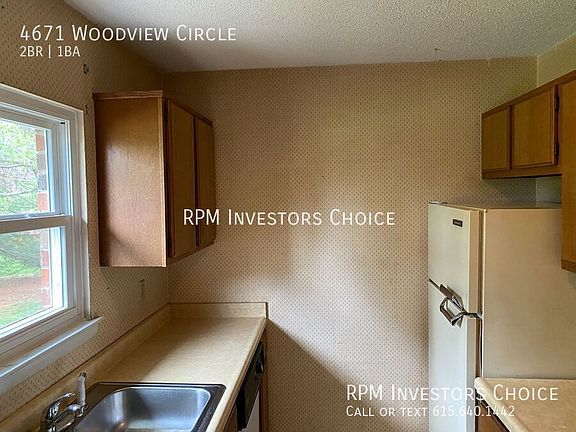 3rd image of 4671 Woodview Cir