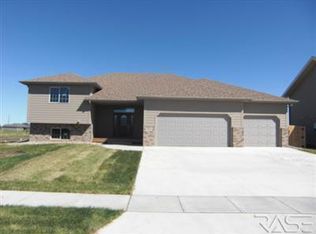 408 Shebal Ave, Harrisburg, SD 57032
