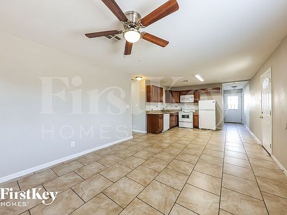 3rd image of 7533 W Clarendon Ave